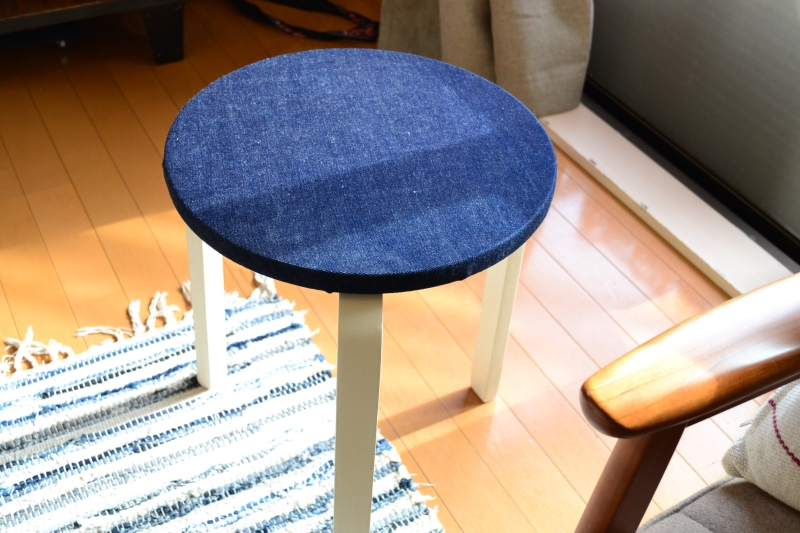 DIY】IKEAのスツールをデニム張り&Artek STOOL60風にリメイク DIY】IKEAのスツールをデニム張り&Artek STOOL60風にリメイク